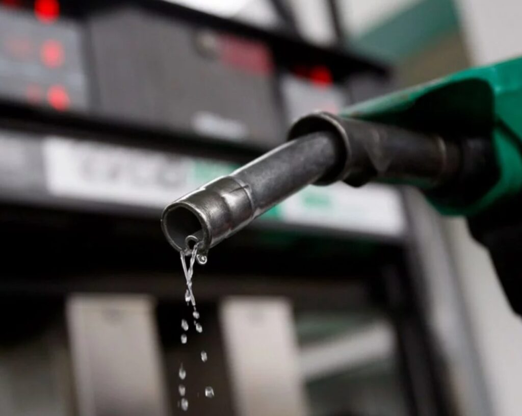 Nigerians to pay more for petrol as fuel prices increase in filling stations